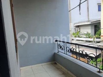 Rumah Lebar 7 Akses 2 Mobil Nego Sampai Jadi Tanjung Duren Jakarta Barat