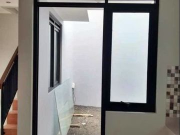 Rumah Cantik di Cikutra Dekat Dago dan Cigadung