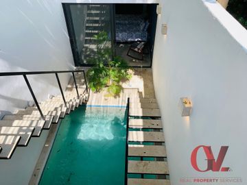 BELLA CASA CONTEMPORANEA COMPLETAMENTE AMUEBLADA EN EL CENTRO DE MERIDA
