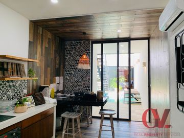 BELLA CASA CONTEMPORANEA COMPLETAMENTE AMUEBLADA EN EL CENTRO DE MERIDA