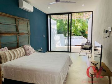 BELLA CASA CONTEMPORANEA COMPLETAMENTE AMUEBLADA EN EL CENTRO DE MERIDA