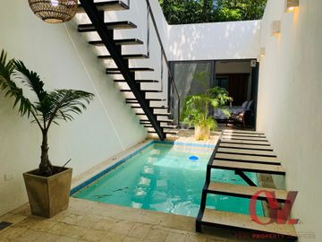 BELLA CASA CONTEMPORANEA COMPLETAMENTE AMUEBLADA EN EL CENTRO DE MERIDA