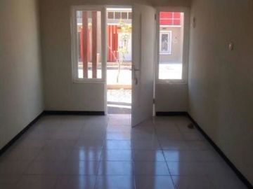 Rumah di Metro Regency Sidoarjo, Hadap Utara, Carport