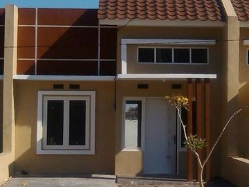 Rumah di Metro Regency Sidoarjo, Hadap Utara, Carport