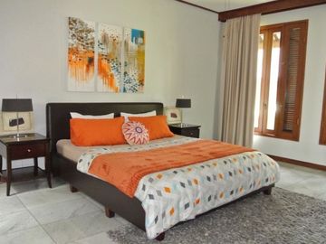 Balinese-Style House inside Beautiful Greeny Compound at Cipete
