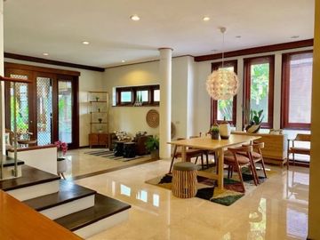 Balinese-Style House inside Beautiful Greeny Compound at Cipete