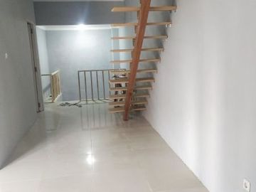 rumah baru mewah di perumahan Slipi Jakarta Barat