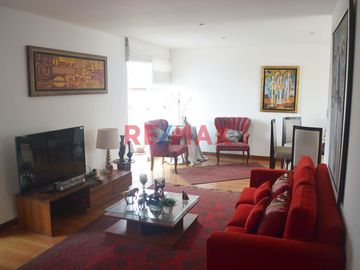 ¡Una oportunidad que no puedes dejar pasar!

EN VENTA: Espectacular Dúplex en la prestigiosa Urb. Las Laderas de Casuarinas, Santiago de Surco
Prec