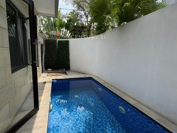 Rumah Dalam Cluster Hadap Timur Laut Di Graha Raya Az 18139