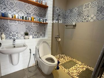 Rumah Dalam Cluster Hadap Timur Laut Di Graha Raya Az 18139