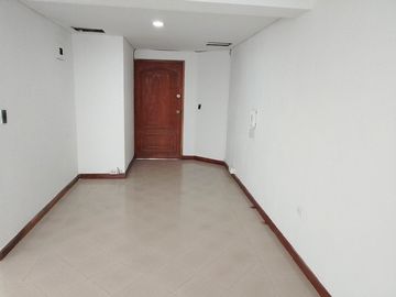 PR13699 OFICINA EN ARRIENDO SECTOR LLERAS