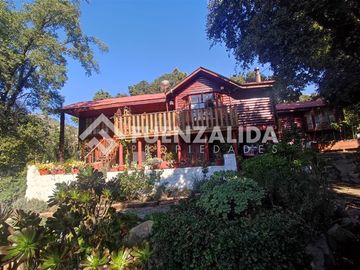 Casa en venta tipo chalet de 3 dormitorios en Curacaví