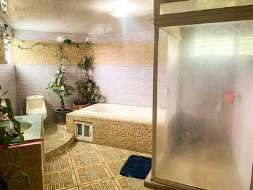 Casa extravagante en venta a un par de cuadras del centro de Tepotzotlán.