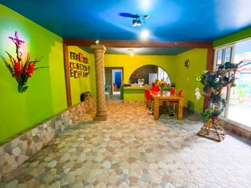 Casa extravagante en venta a un par de cuadras del centro de Tepotzotlán.