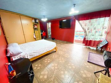 Casa extravagante en venta a un par de cuadras del centro de Tepotzotlán.