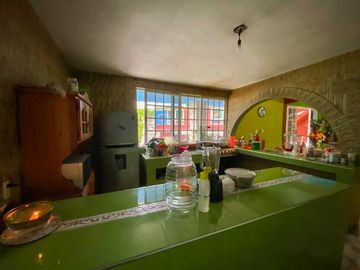 Casa extravagante en venta a un par de cuadras del centro de Tepotzotlán.