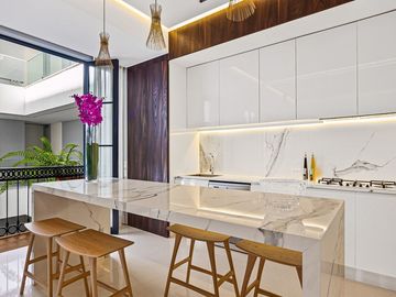 Pier 57 Unit 410