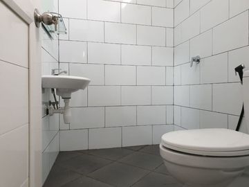 Rumah Kost-Kosan 29 Kamar di Kebayoran Baru Jaksel, 6424-DV 0811111----
