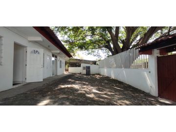 CASA EN VENTA CON VISTA AL LAGO 