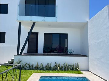 CASA EN VENTA CON VISTA AL LAGO 