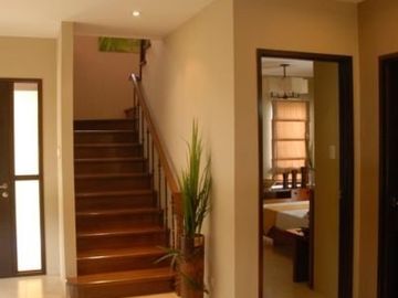 BRAND NEW 3 Bedroom Out of town Villa for Sale along the golf course in Silang, few minutes to Tagaytay