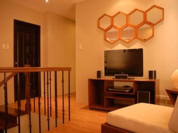 BRAND NEW 3 Bedroom Out of town Villa for Sale along the golf course in Silang, few minutes to Tagaytay