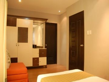 BRAND NEW 3 Bedroom Out of town Villa for Sale along the golf course in Silang, few minutes to Tagaytay