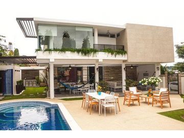 Se Vende Casa en Altos de Panamá, Remodelada B/.765,000