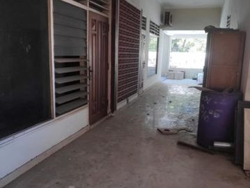 Rumah usaha Teuku Umar Hadap timur Pln 4400w, Strategis