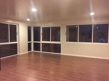 3BR unit For sale, Town House in QC near ABS CBN, GMA,Fisher mall, Scts. Timog ave