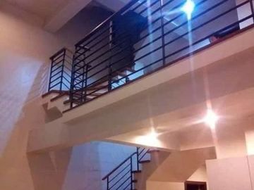 3BR unit For sale, Town House in QC near ABS CBN, GMA,Fisher mall, Scts. Timog ave