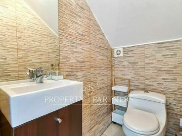 Moderna casa en condominio con cancha de golf en Piedra Roja