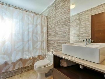 Moderna casa en condominio con cancha de golf en Piedra Roja