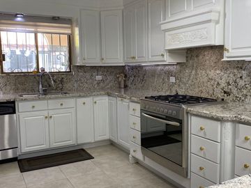 SE VENDE CASA AL NORTE EN SACRAMENTO RESIDENCIAL