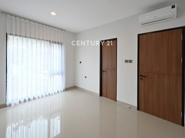 Dijual Rumah Semi Furnished Dalam Cluster Siap Huni AZ 18588
