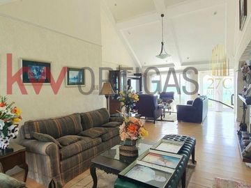 Mansion House and Lot for Sale in Canyon Woods Tagaytay City