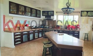 Mansion House and Lot for Sale in Canyon Woods Tagaytay City