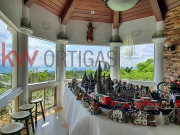 Mansion House and Lot for Sale in Canyon Woods Tagaytay City