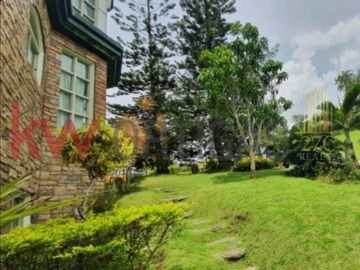 Mansion House and Lot for Sale in Canyon Woods Tagaytay City