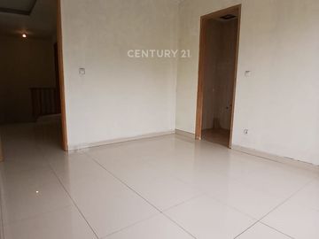 Dijual Rumah Siap Huni Strategis Di Dekat Ke Stasiun Mrt