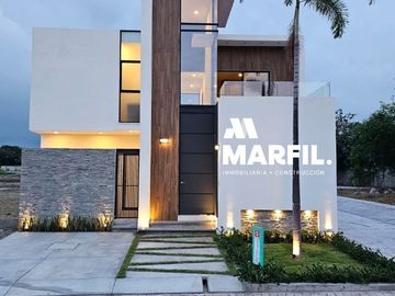 Venta de Casa de 3 Recámaras y Alberca en Coto Privado al Norte de Colima
