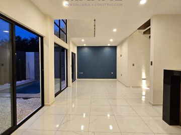 Venta de Casa de 3 Recámaras y Alberca en Coto Privado al Norte de Colima