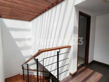 Rumah Luas 400m2 Layout Nyaman di Lokasi Premium Cilandak