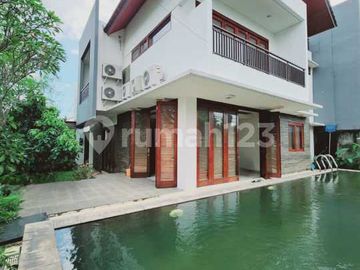 Rumah Luas 400m2 Layout Nyaman di Lokasi Premium Cilandak
