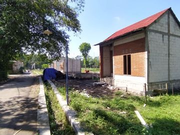 Akses Mudah Rumah Klasik Ready KPR di Prambanan Klaten