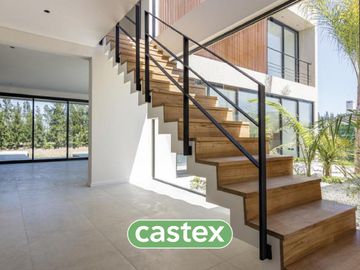 Casa a estrenar en venta en Lagos del Golf Nordelta, con financiación