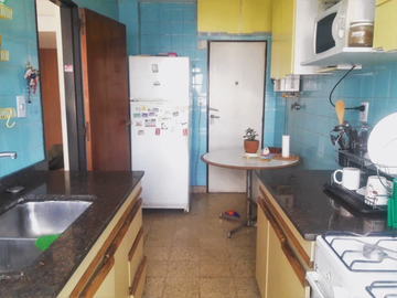 Departamento en Venta en Flores, 4 ambientes 2 baños 77 m2 + balcón, al contrafrente - Yerbal 1900