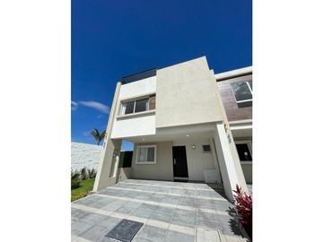 Casas En Venta En Tesalia Residencial Lomas De Angelopolis