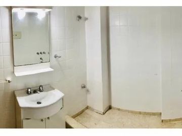 DEPARTAMENTO DE 2 AMBIENTES EN PRIMER PISO POR ESCALERA EN VENTA - MORON SUR