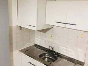 DEPARTAMENTO DE 2 AMBIENTES EN PRIMER PISO POR ESCALERA EN VENTA - MORON SUR